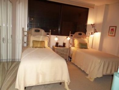 Twin Beds in Guest Bedroom